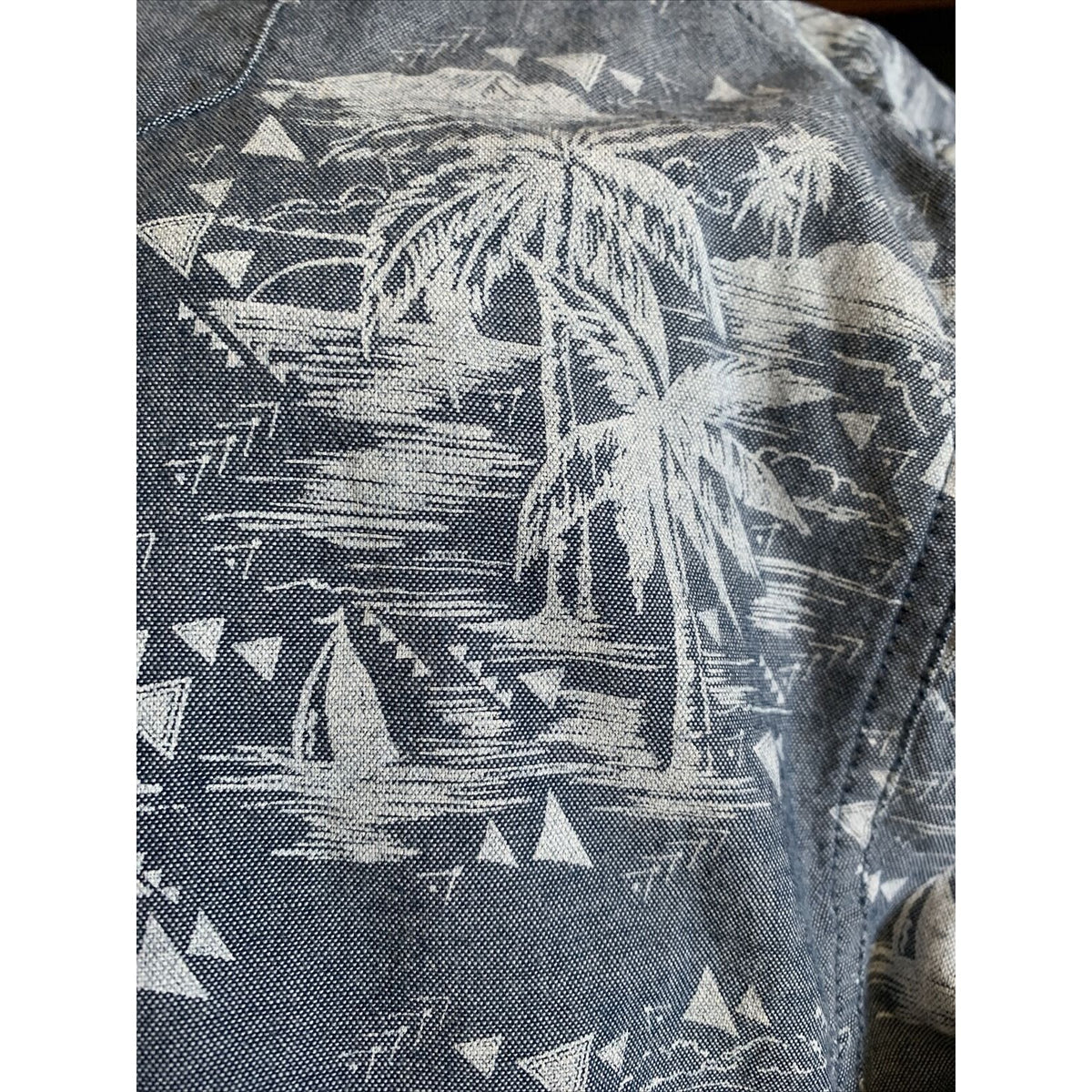 Retrofit Brand Button-up Shirt, Blue Sz Medium - Tropical / Hawaiian Pattern