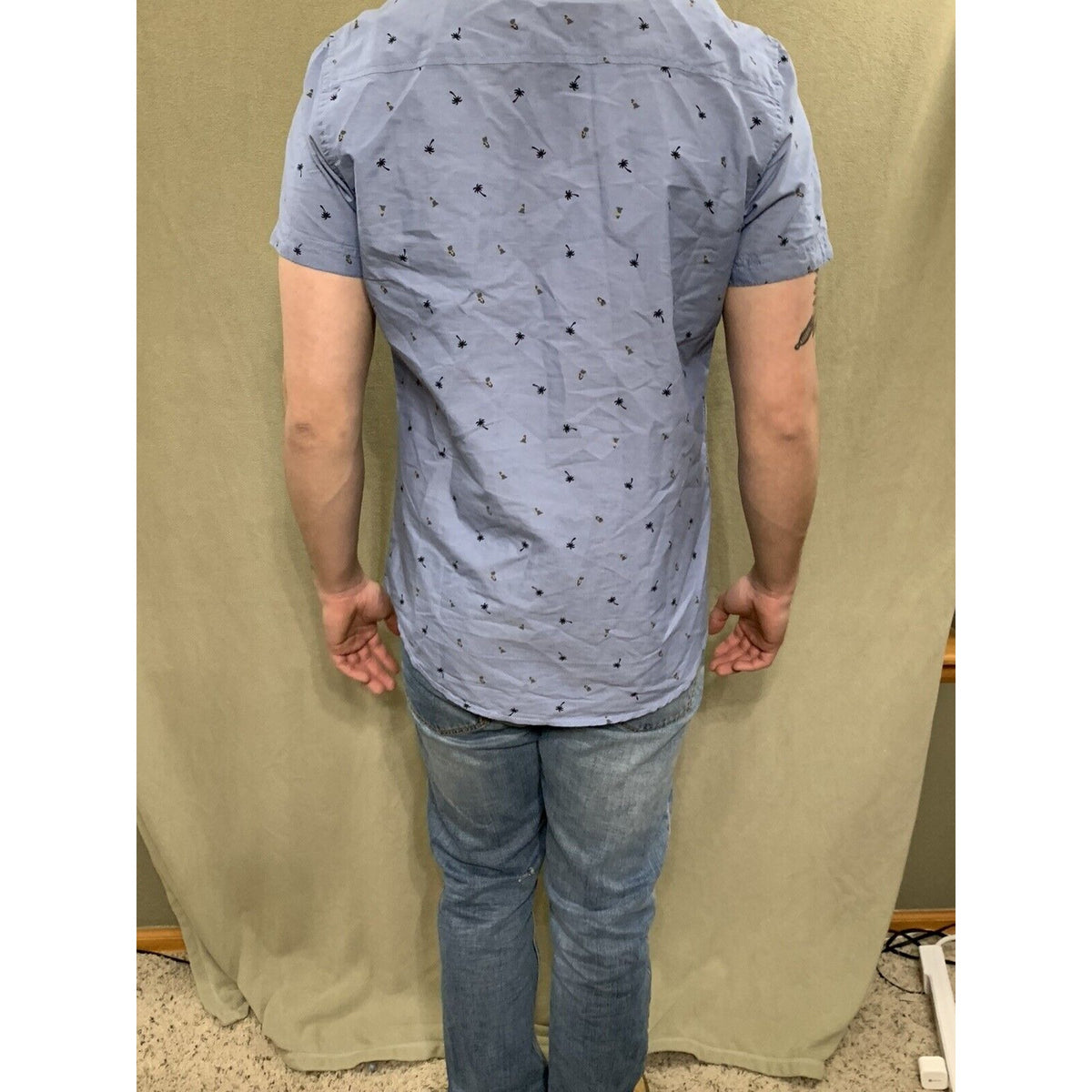 Free Planet Button Down Shirt Mens Small Palm Trees Aloha Hula Hawaiian Blue
