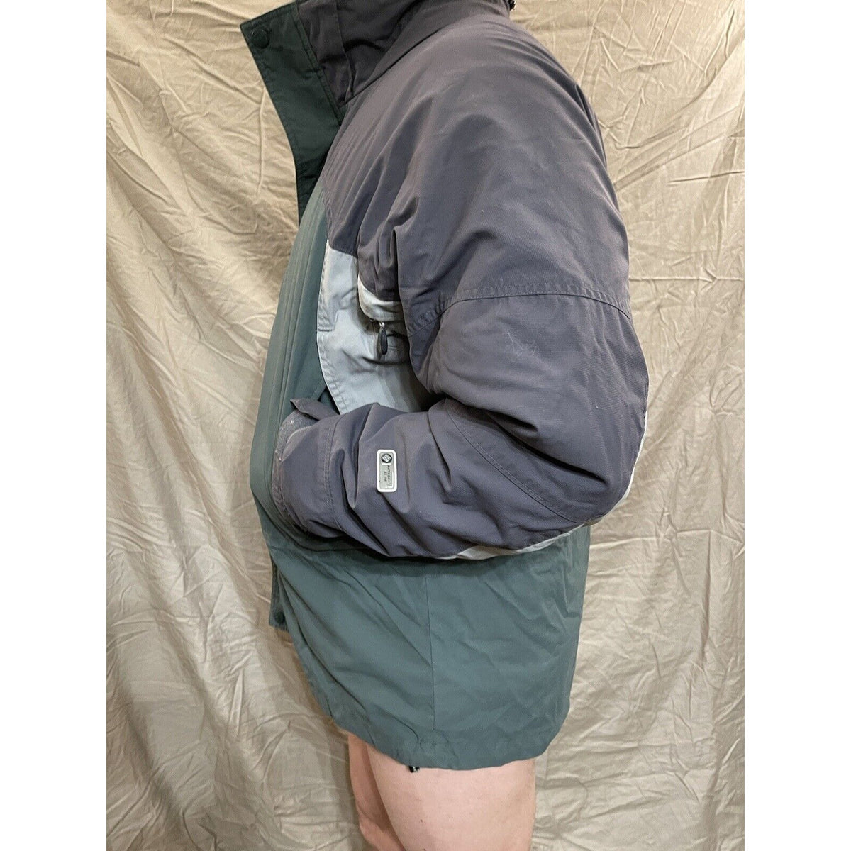 Men's Columbia Core Interchange Large green and gray Snow Jacket Zip And Buttons