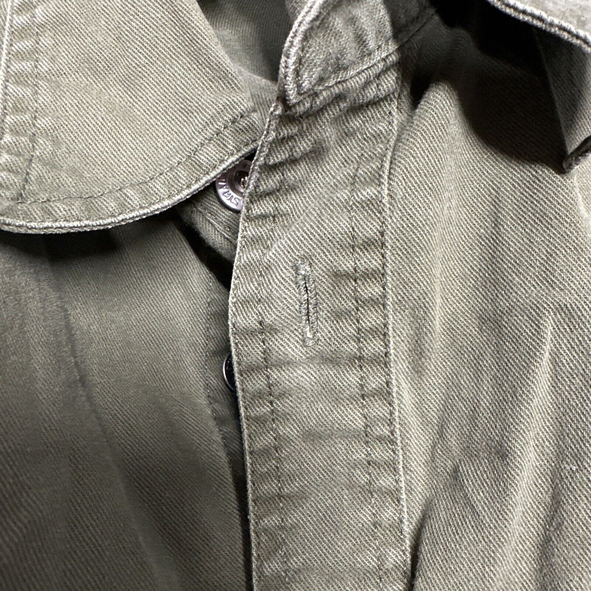 Men’s Drab Olive Green Levi’s Loose Fit Xl Cotton Button Up Long Sleeve Shirt