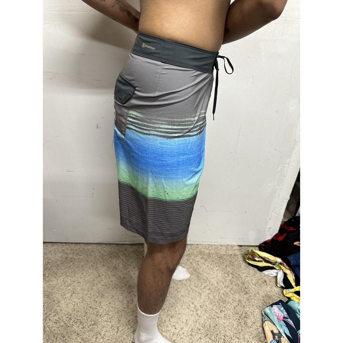 Men’s Hurley Size 34 Board Shorts Swim Trunks Gray Blue Striped