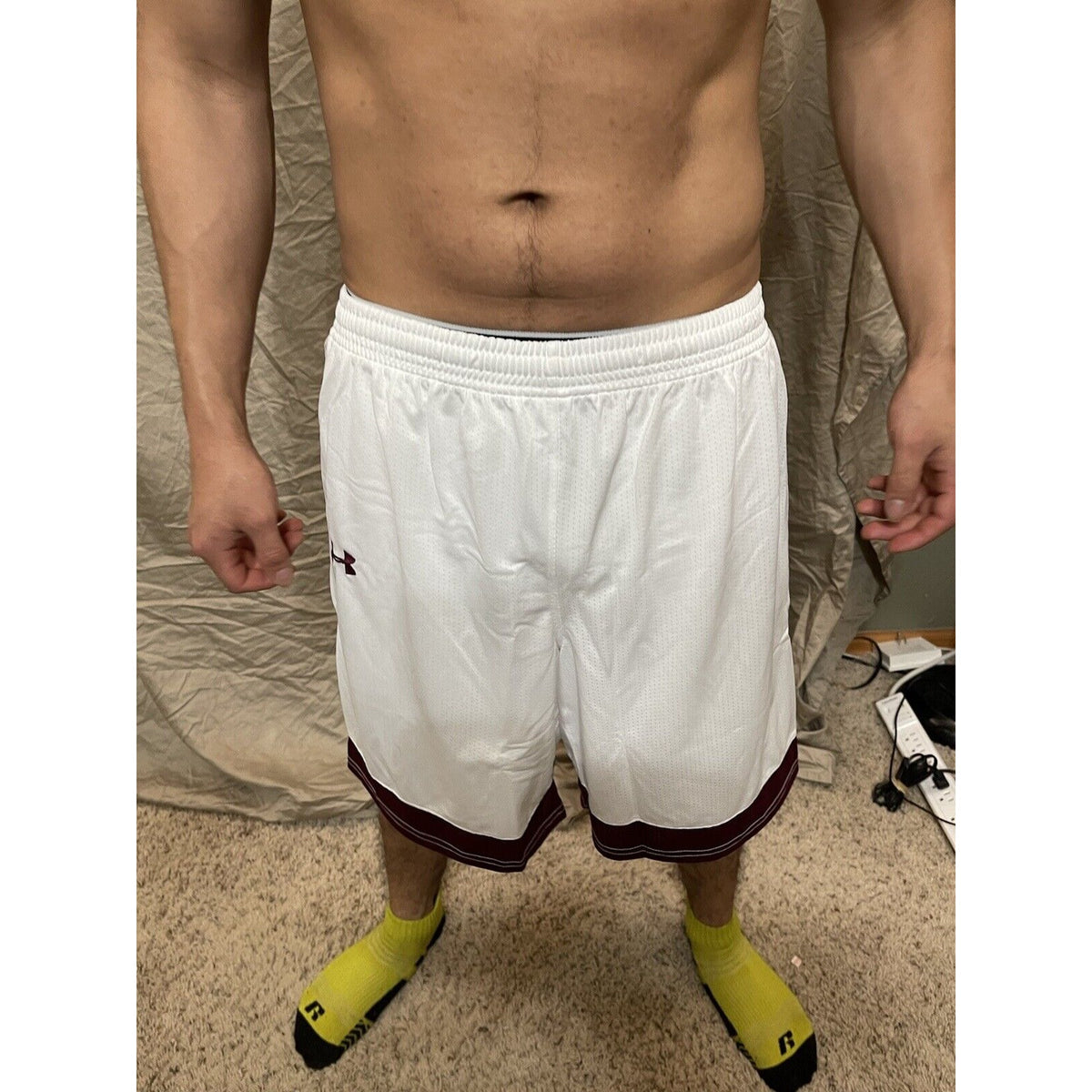 Men's under armour Adult Small white and Maroon Lacrosse style shorts no pockets