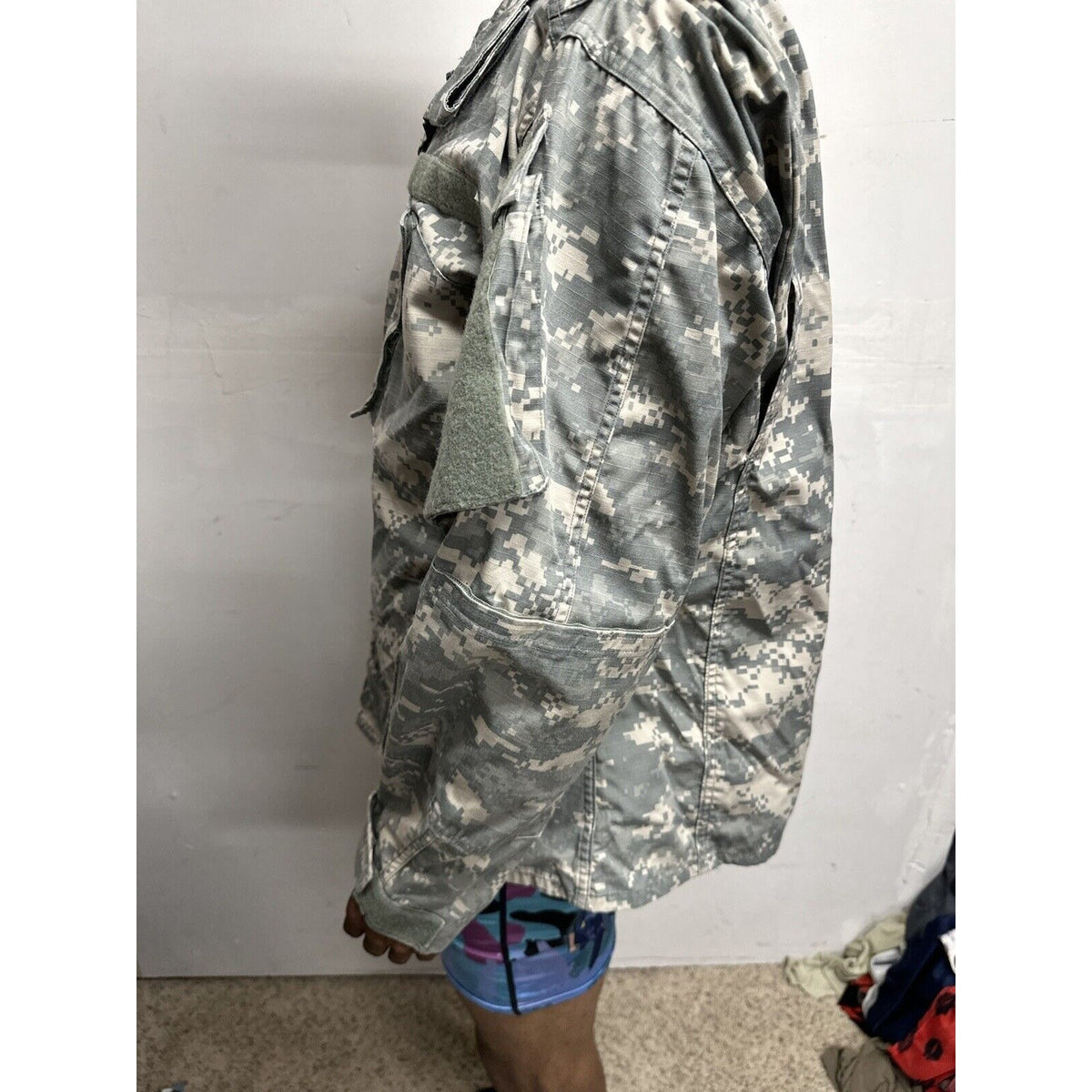 Men’s Army Combat Uniform Acu Medium Regular With USA Flag Patch Top Blouse