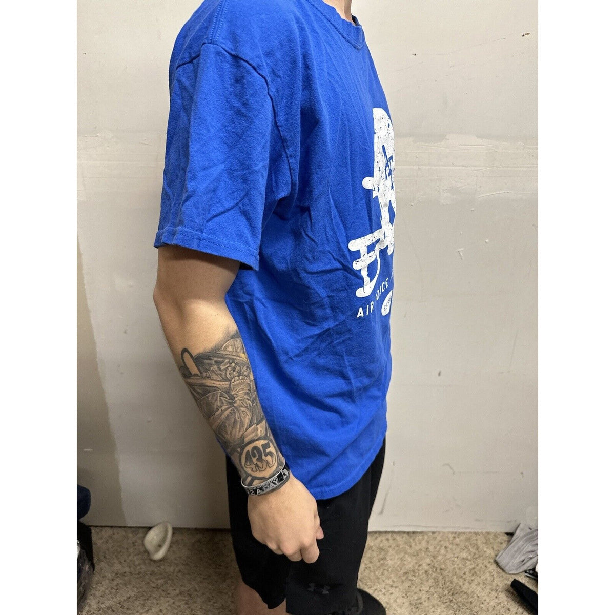 Men’s Gildan Blue Large Air Force Football Falcons Tshirt