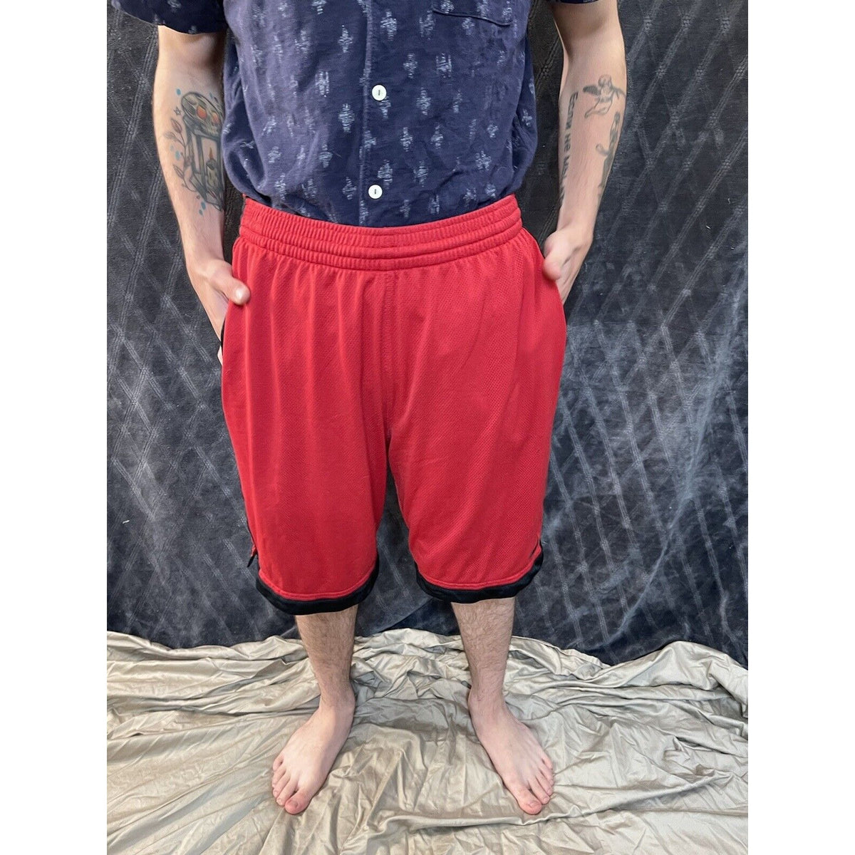 men’s red and black nike basketball shorts XL