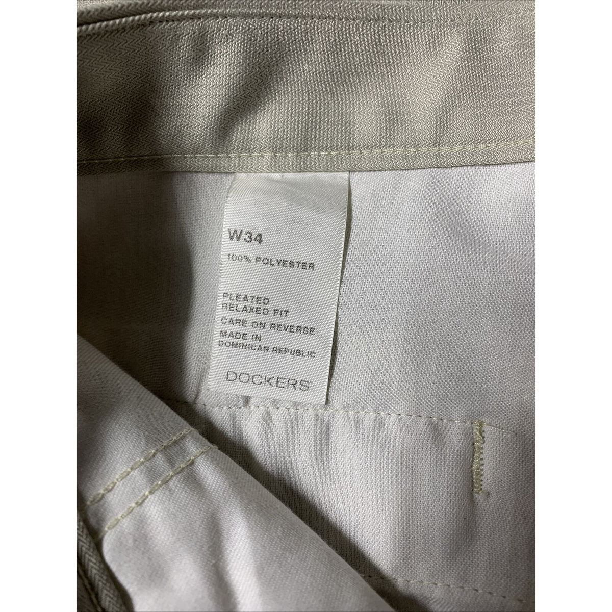 Dockers Golf Shorts Mens Tan/khaki Size 34 Stretch Material-Pleated Relax Fit