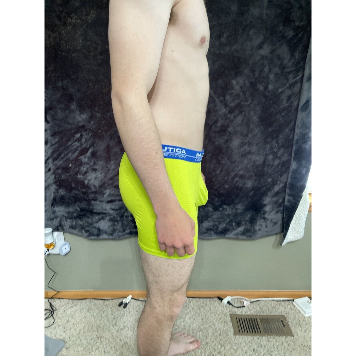 Men’s Large Neon Yellow Nautica 7% Spandex Compression Shorts New
