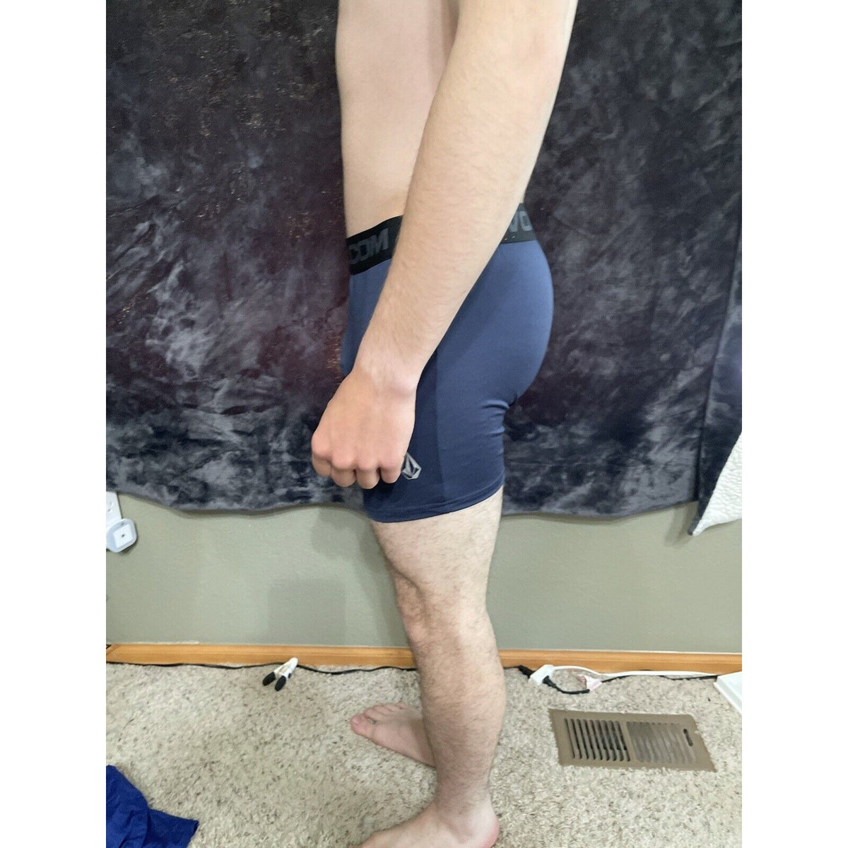 Men’s Large Volcom Dark Blue 10% Spandex Compression Shorts
