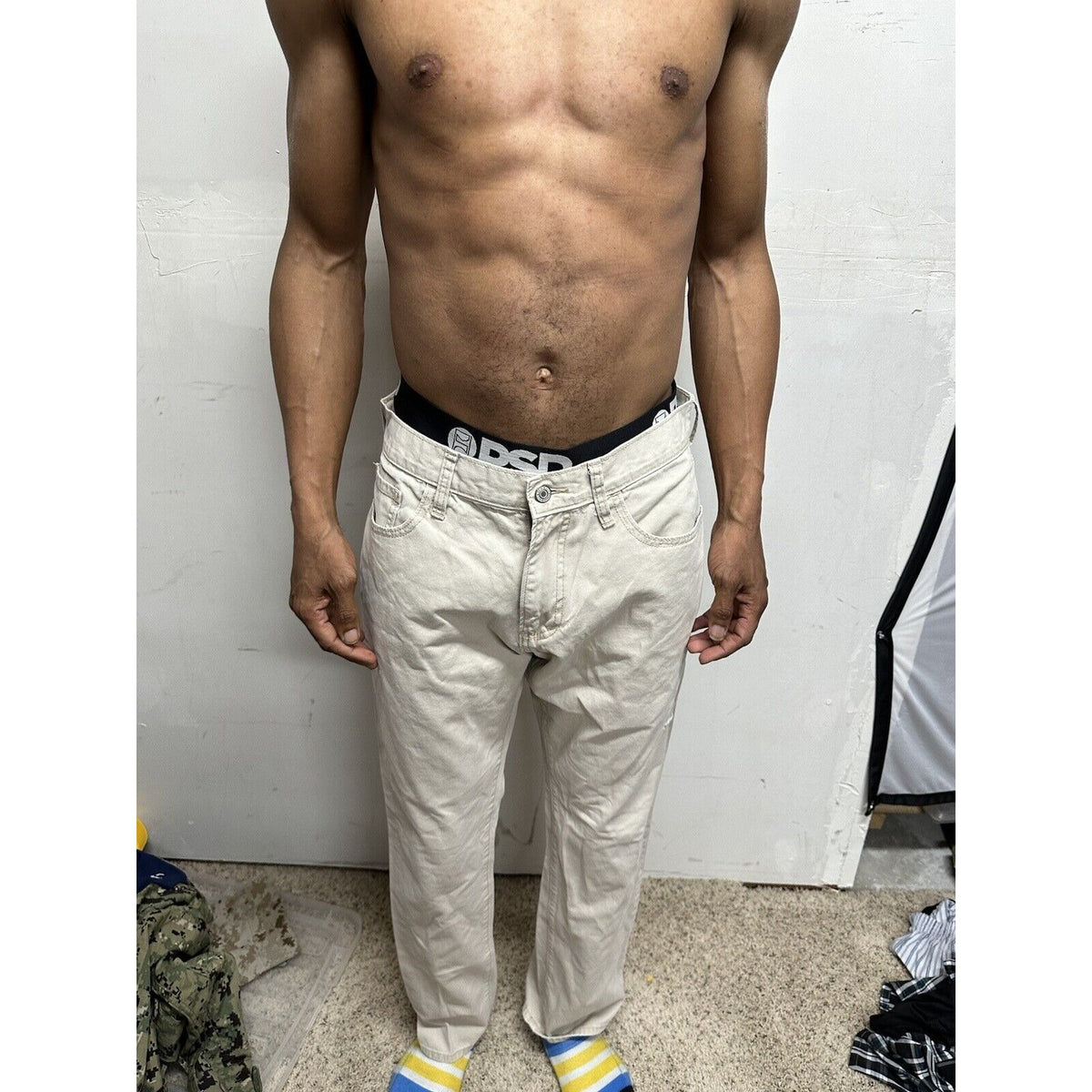 Men’s Cream / Beige Old Navy Pants 33 X 34