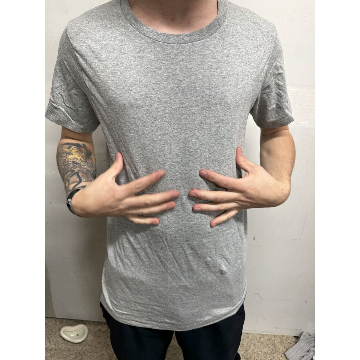 Men’s Gray Small Calvin Klein Classic Fit Tshirt