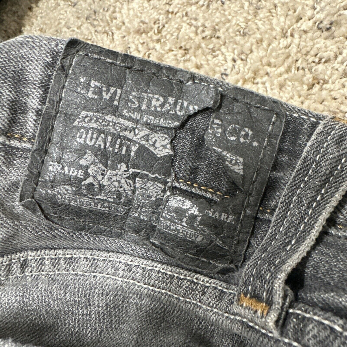 Men’s Levi’s Low Boot Cut 527 Black Faded Jeans33x32