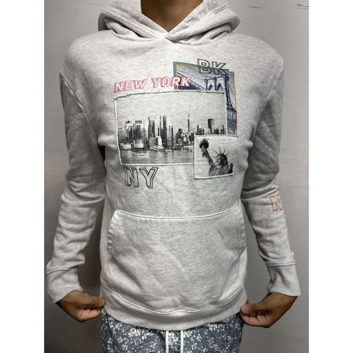 Men’s Small Grey Aeropostale Hoodie New York