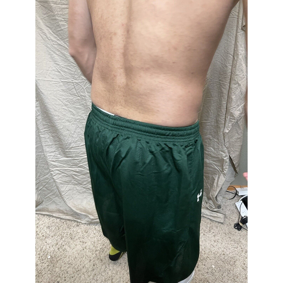 Men's  under armour Large Deep Green Lacrosse style shorts no pockets