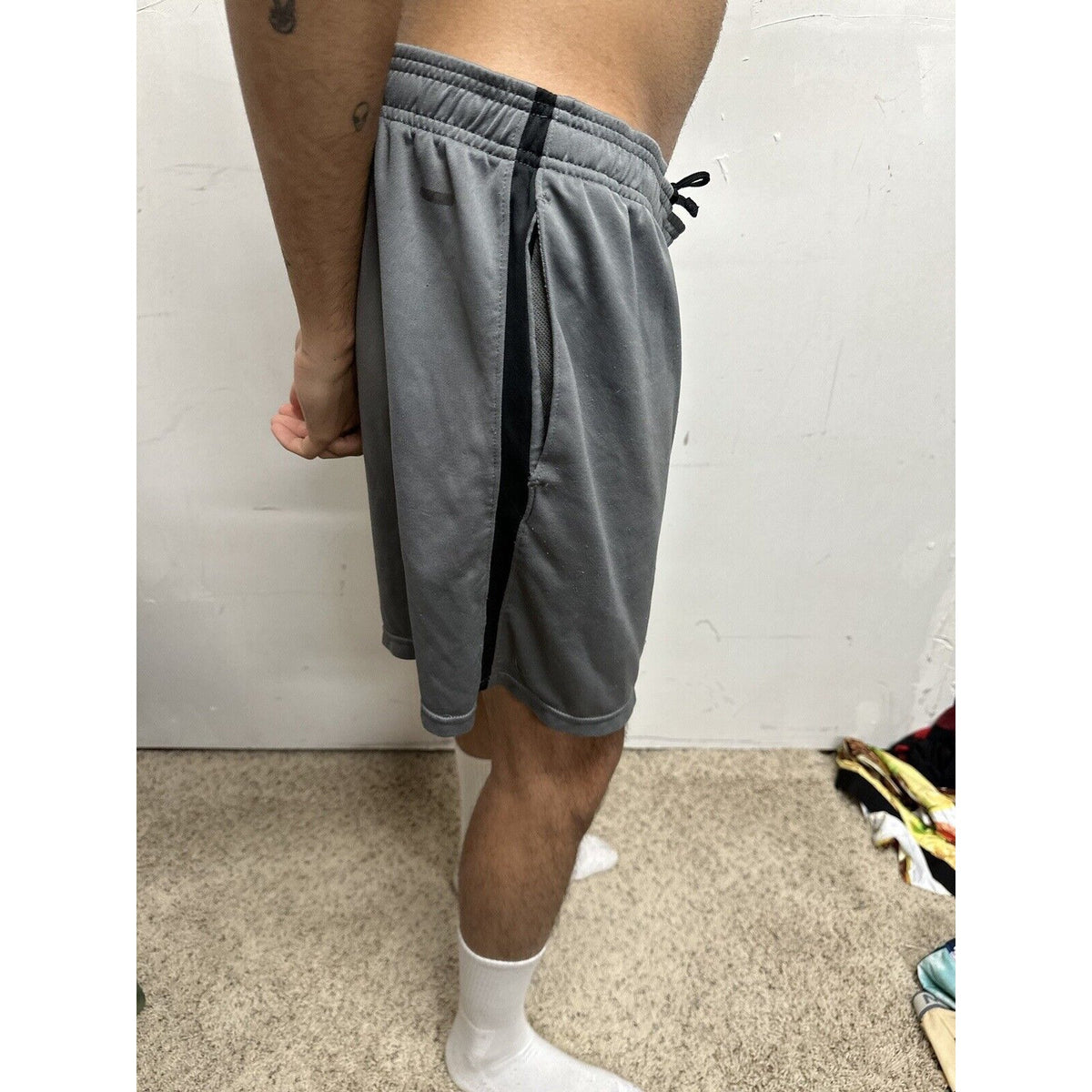 Men’s Large Gray Champion Athletic Shorts