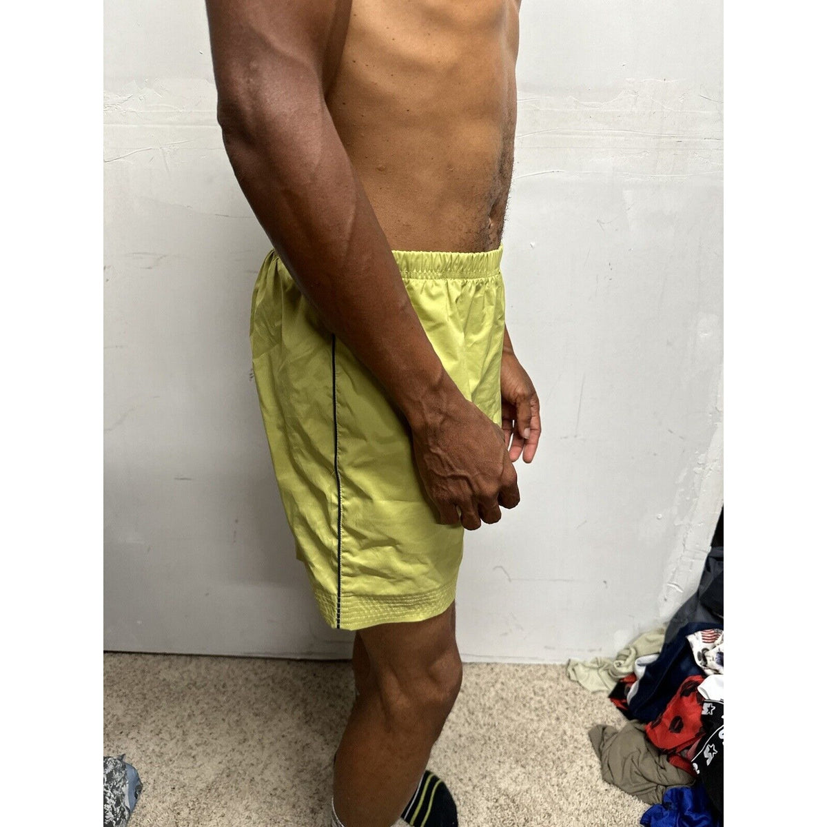 Men’s Large Yellow Reebok Shorts With Pockets