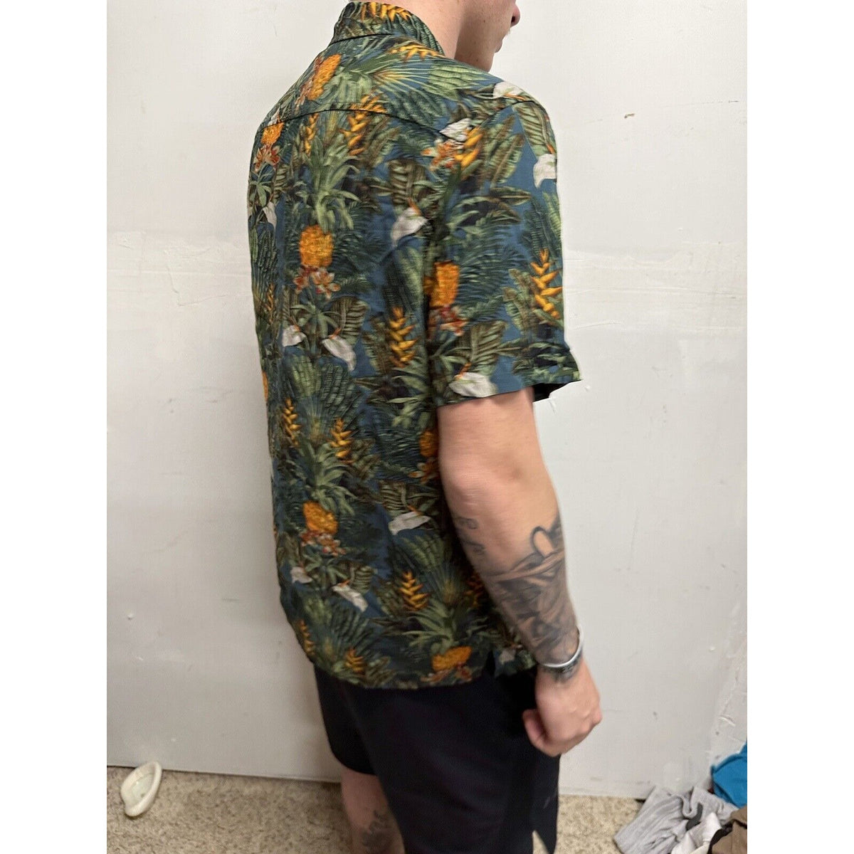 Men’s Medium Goodfellow Tropical Hawaiian Shirt Button Up Short Sleeve