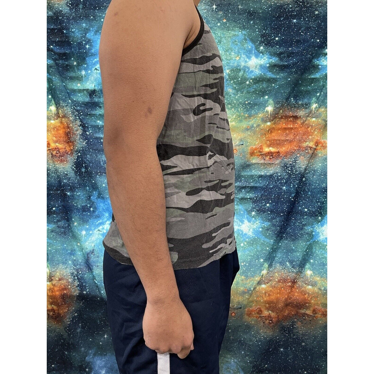 Men’s 21 Men medium camo muscle shirt