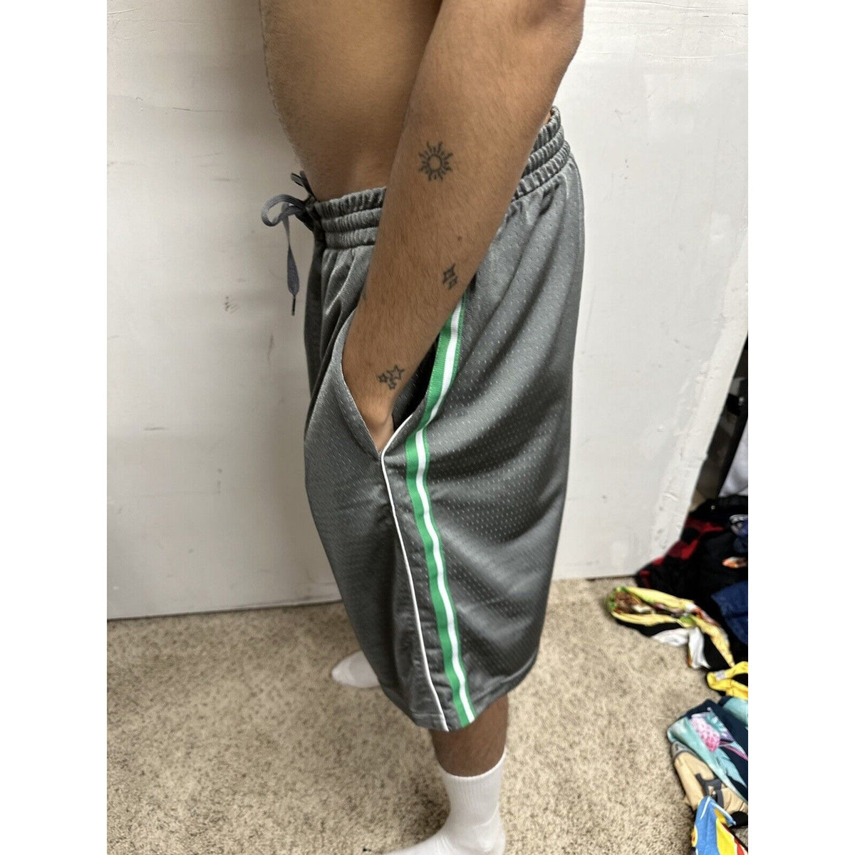 Men’s Gray Reebok XL Basketball Shorts