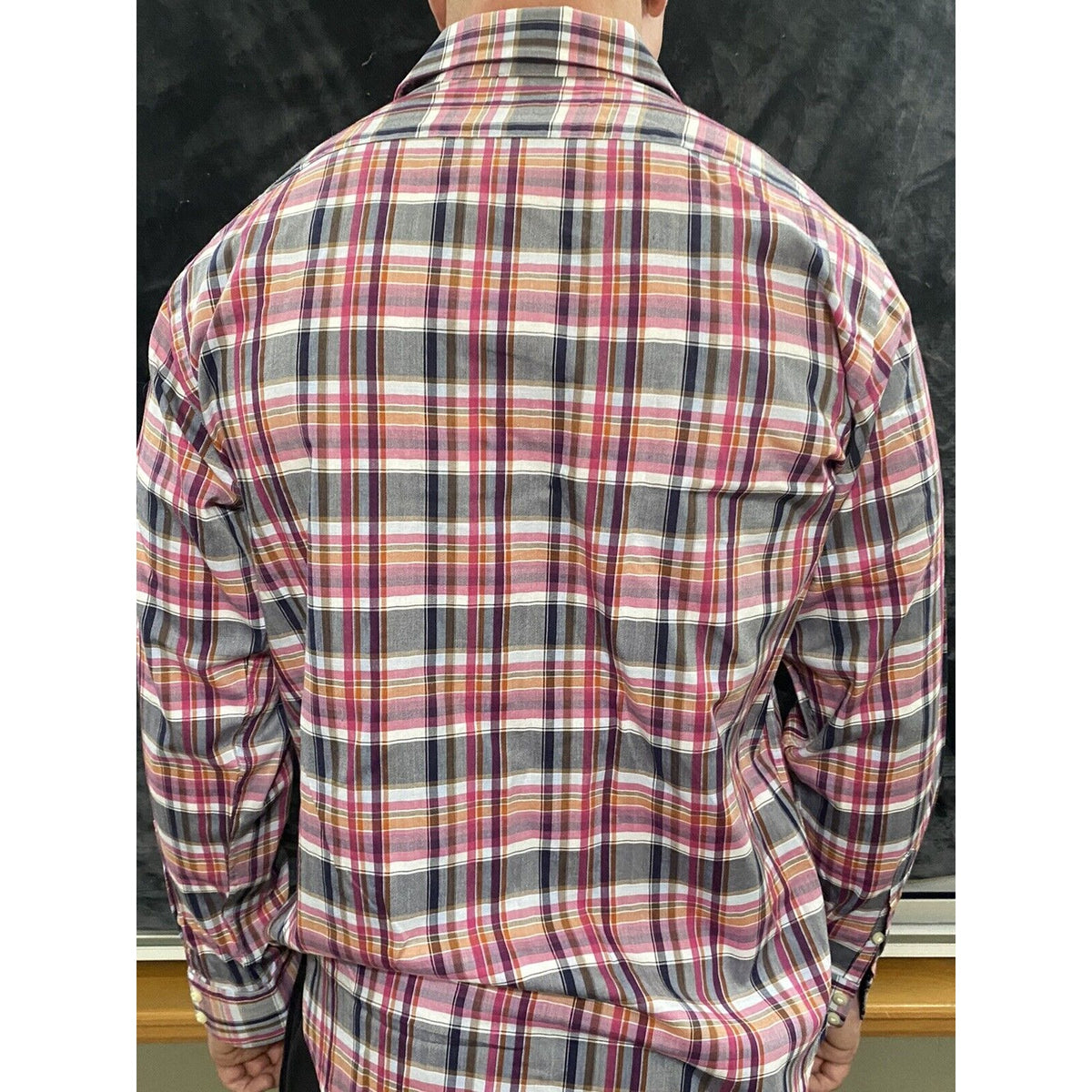 Thomas Dean Men’s Medium Pink Hue Plaid Button-down Casual Long Sleeves