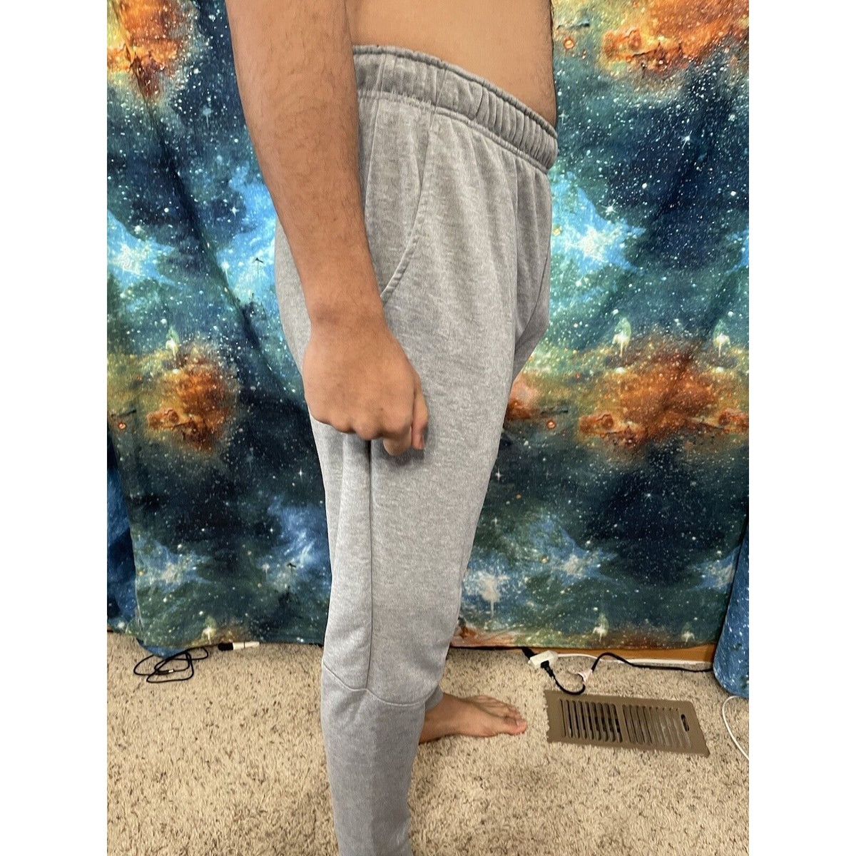 Men’s Nike Drifit Large Sweatpants Gray