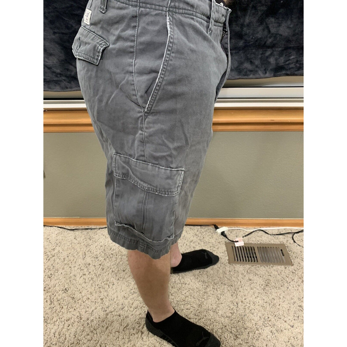 Quick Silver  Men's Size 34 Gray Rugged Cargo Shorts