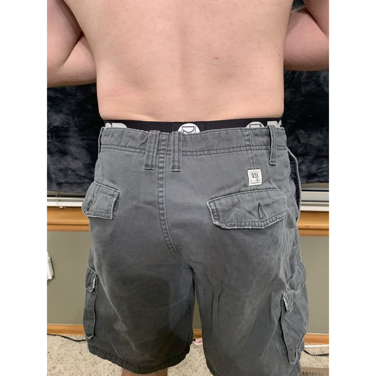 Quick Silver  Men's Size 34 Gray Rugged Cargo Shorts