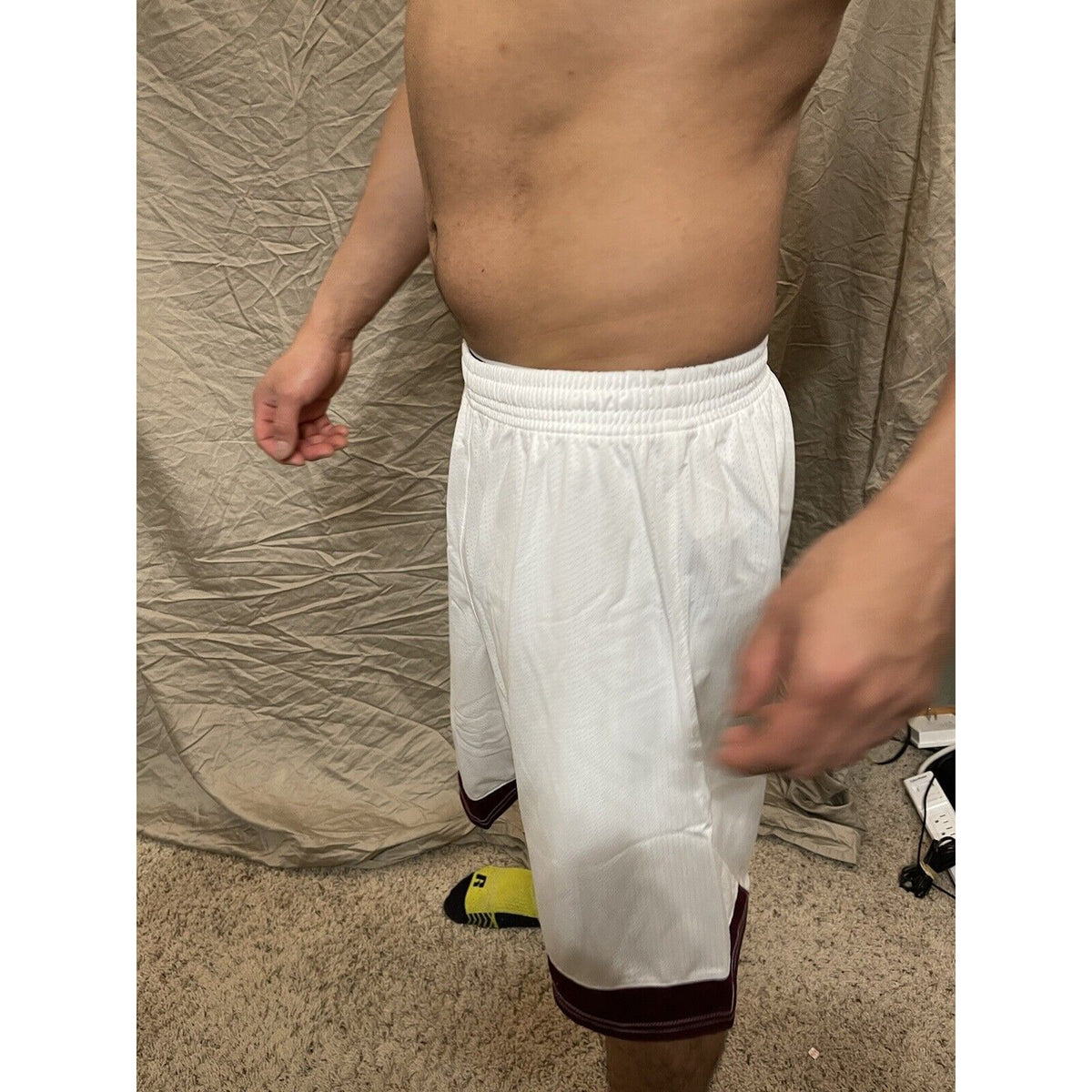 Men's under armour Adult Small white and Maroon Lacrosse style shorts no pockets