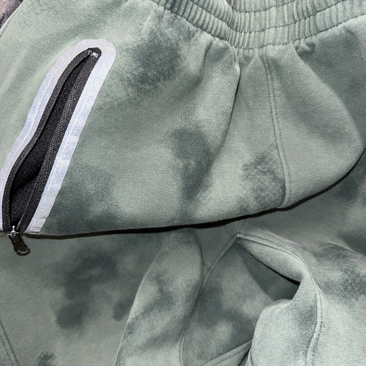 Men’s Old Navy Active Dynamic Fleece Small Green Sweat Pants Zippered Pockets