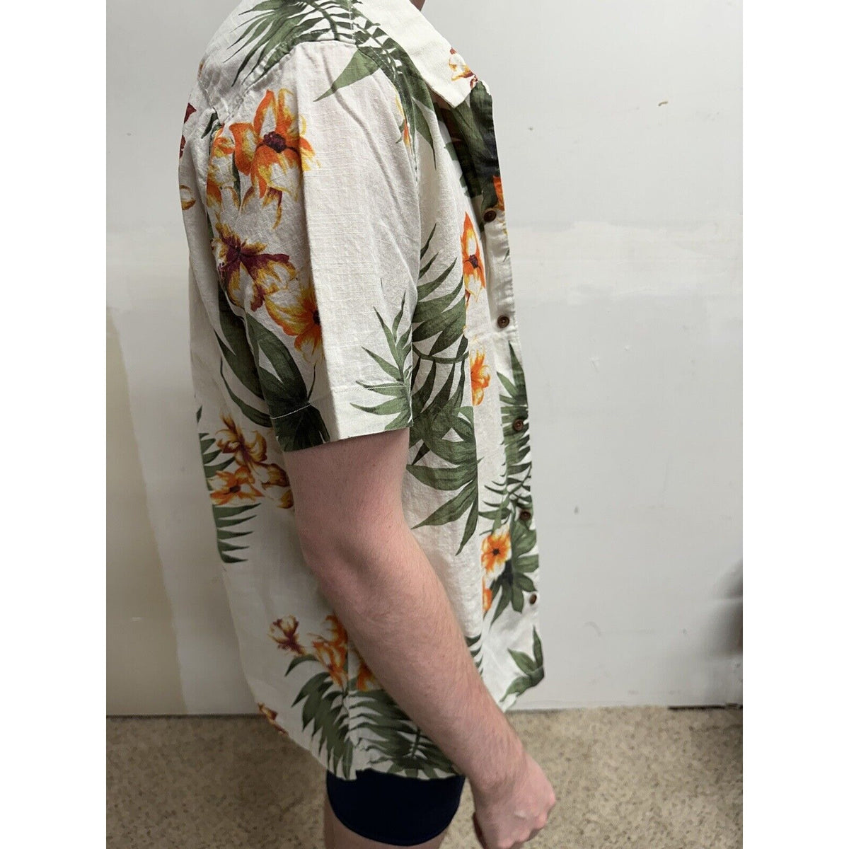 men’s button up aeropostale hawaiian short sleeve shirt medium