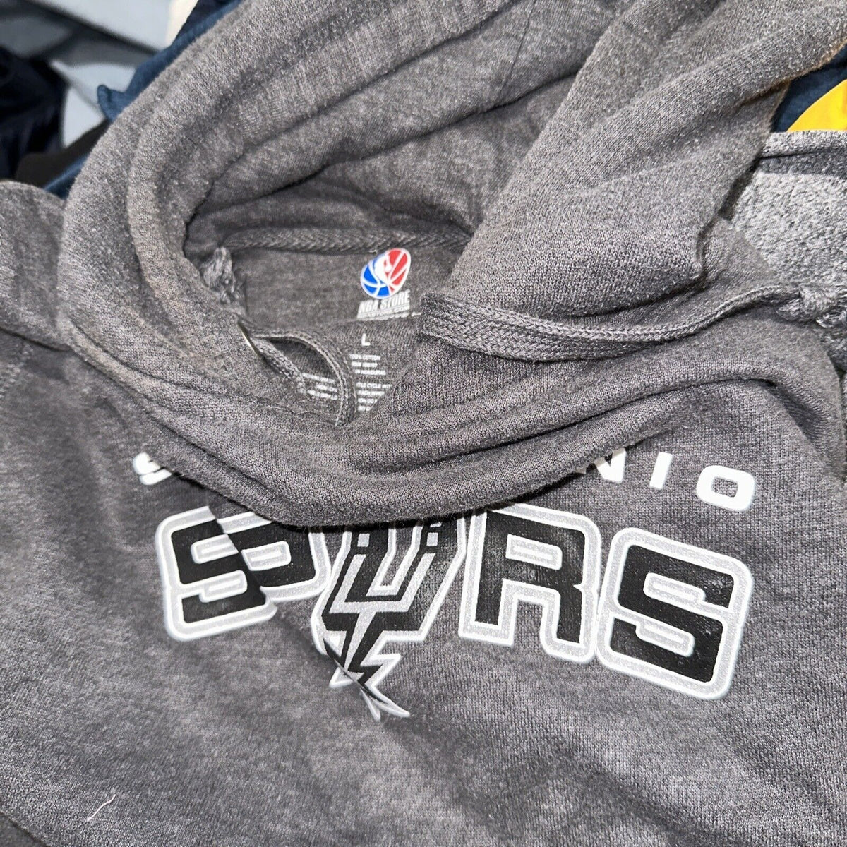 Men’s Large Gray NBA Store Pullover Hoodie San Antonio Spurs Garcia #5