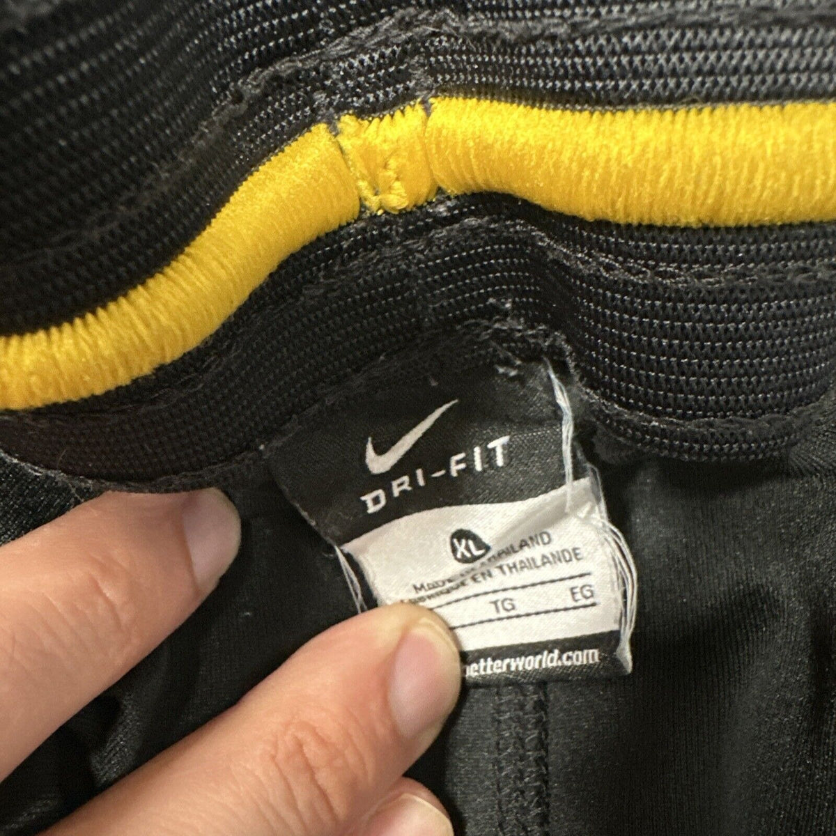 Men’s Nike XL Black And Yellow Dri Fit Shorts With Pockets