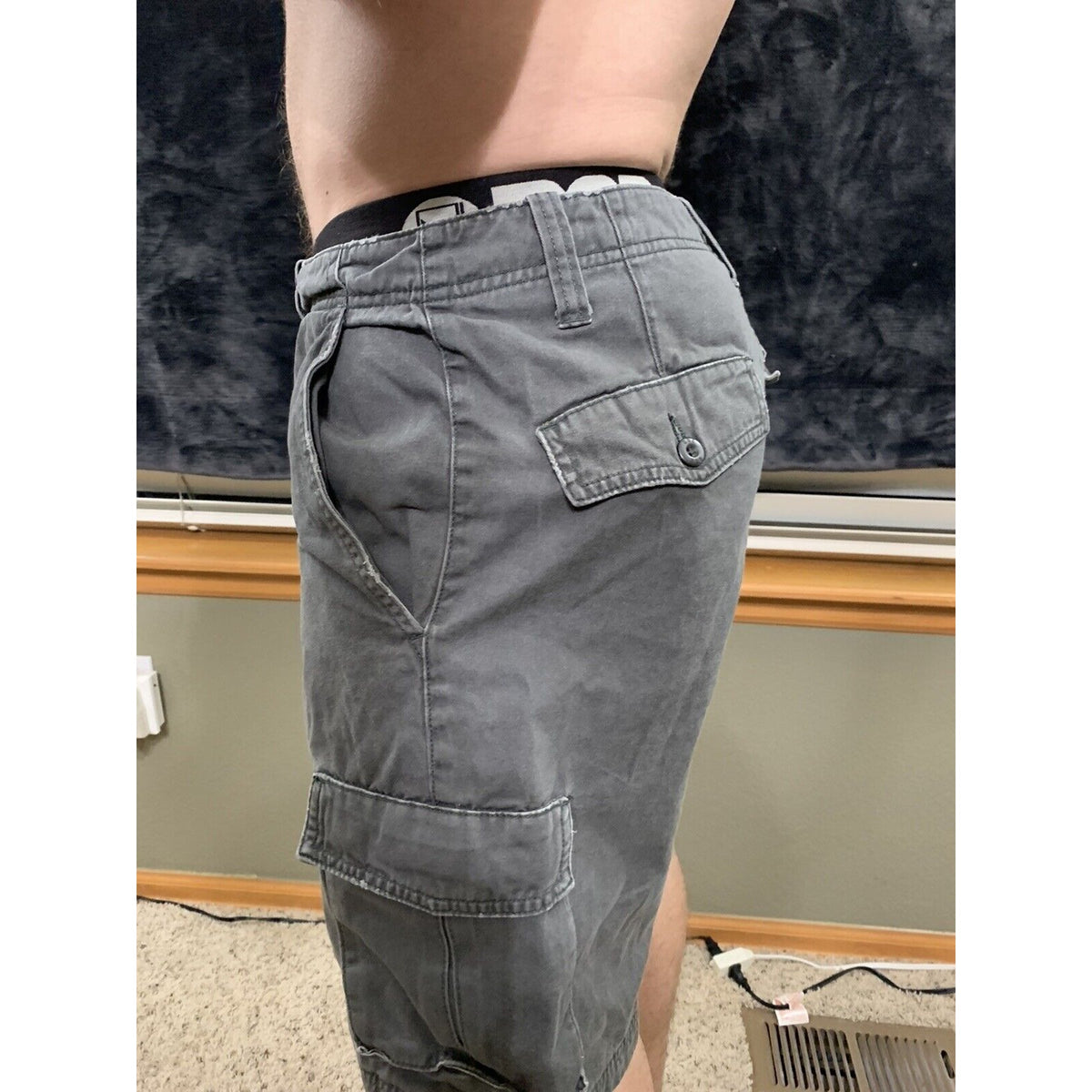 Quick Silver  Men's Size 34 Gray Rugged Cargo Shorts