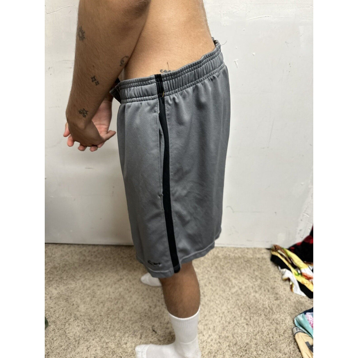 Men’s Large Gray Champion Athletic Shorts