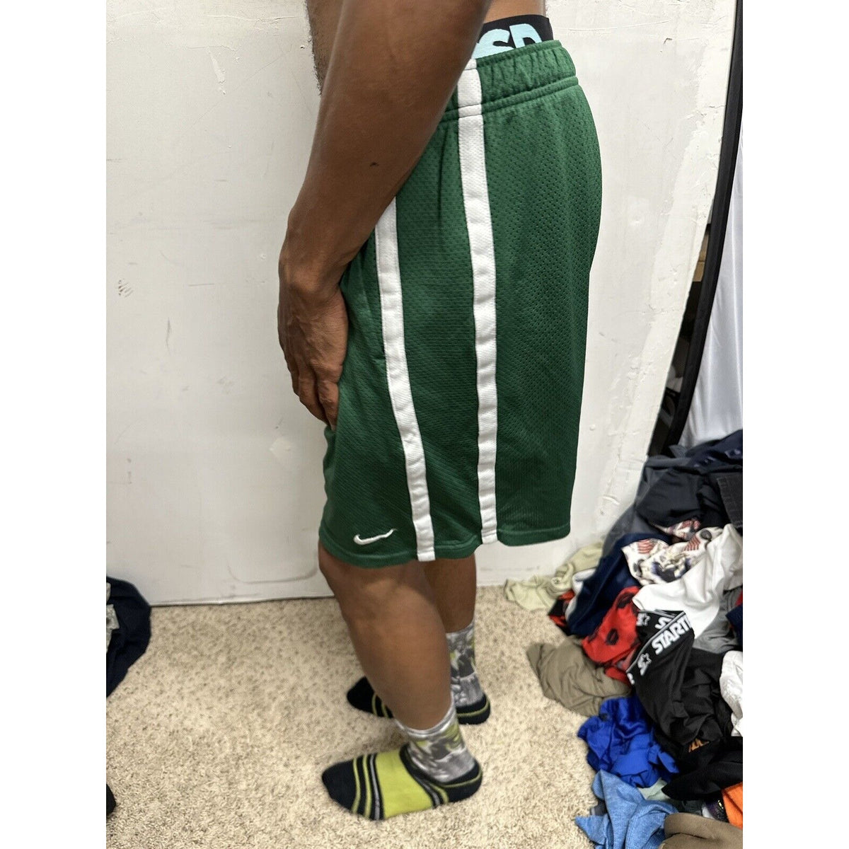 Men’s Large Nike  Clay Football Green Athletic Shorts With Pockets