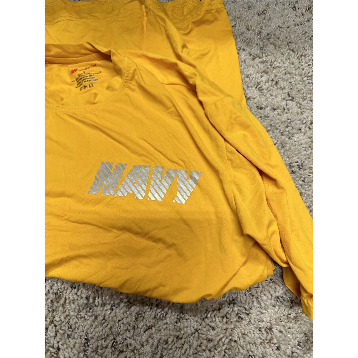Men’s US Navy Yellow Physical Fitness pT Short sleeve Shirt Size Small Lycra