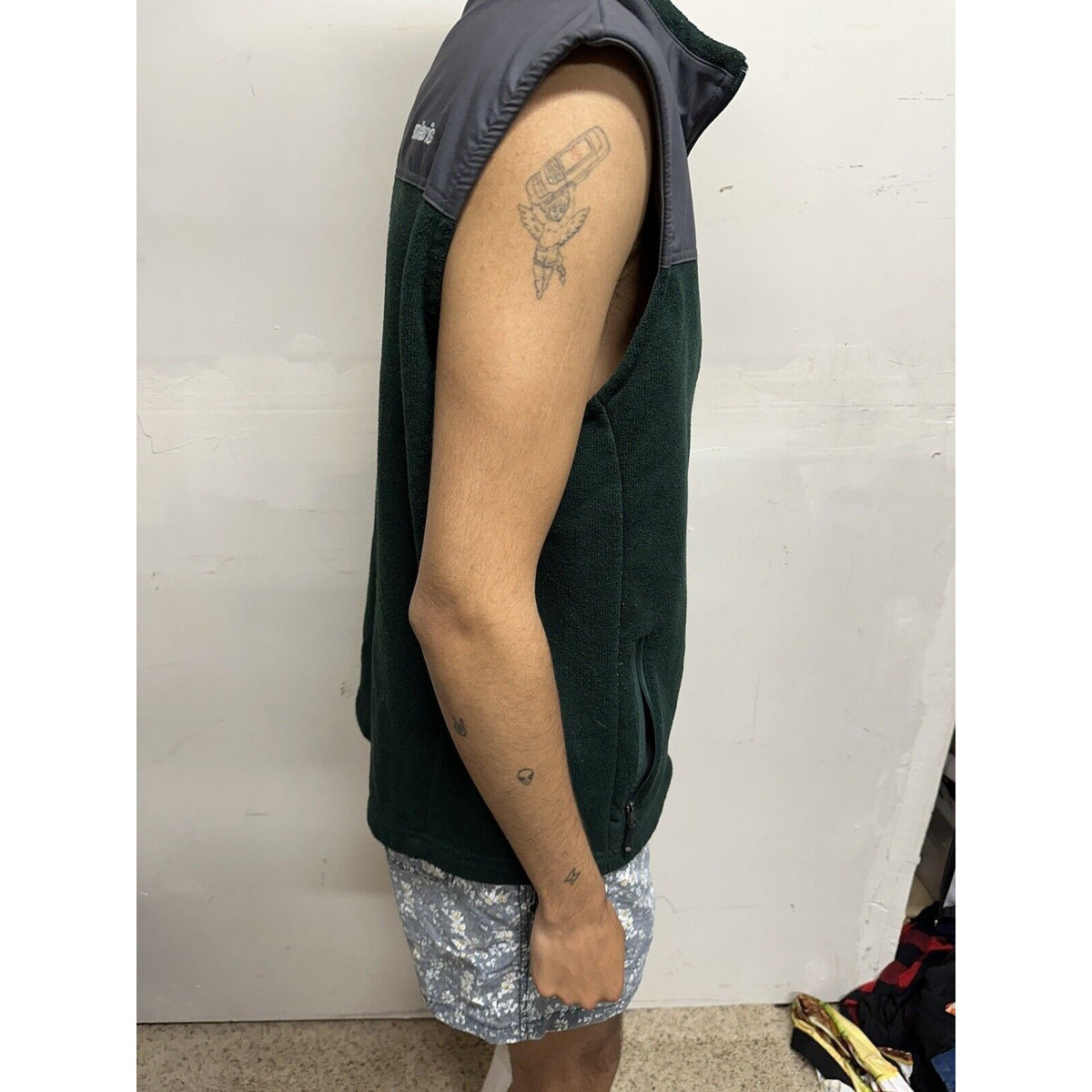 Men’s Large Green Solaris Sleeveless Vest Full Zip