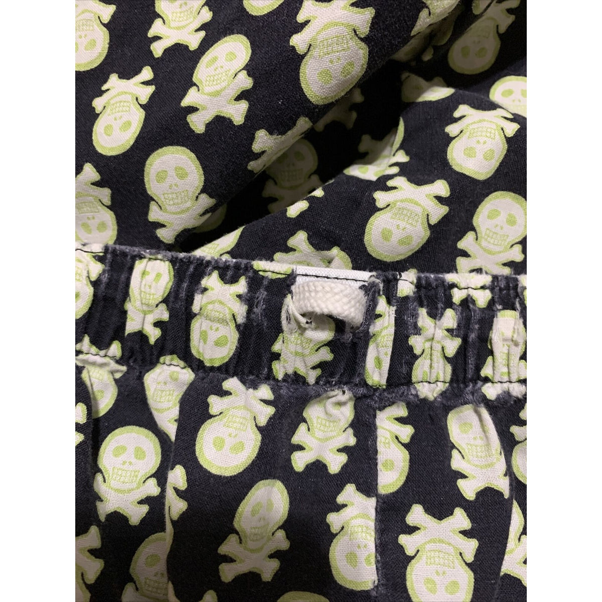 Old Navy Sleepwear Pirate / Skull & Cross Bones Large