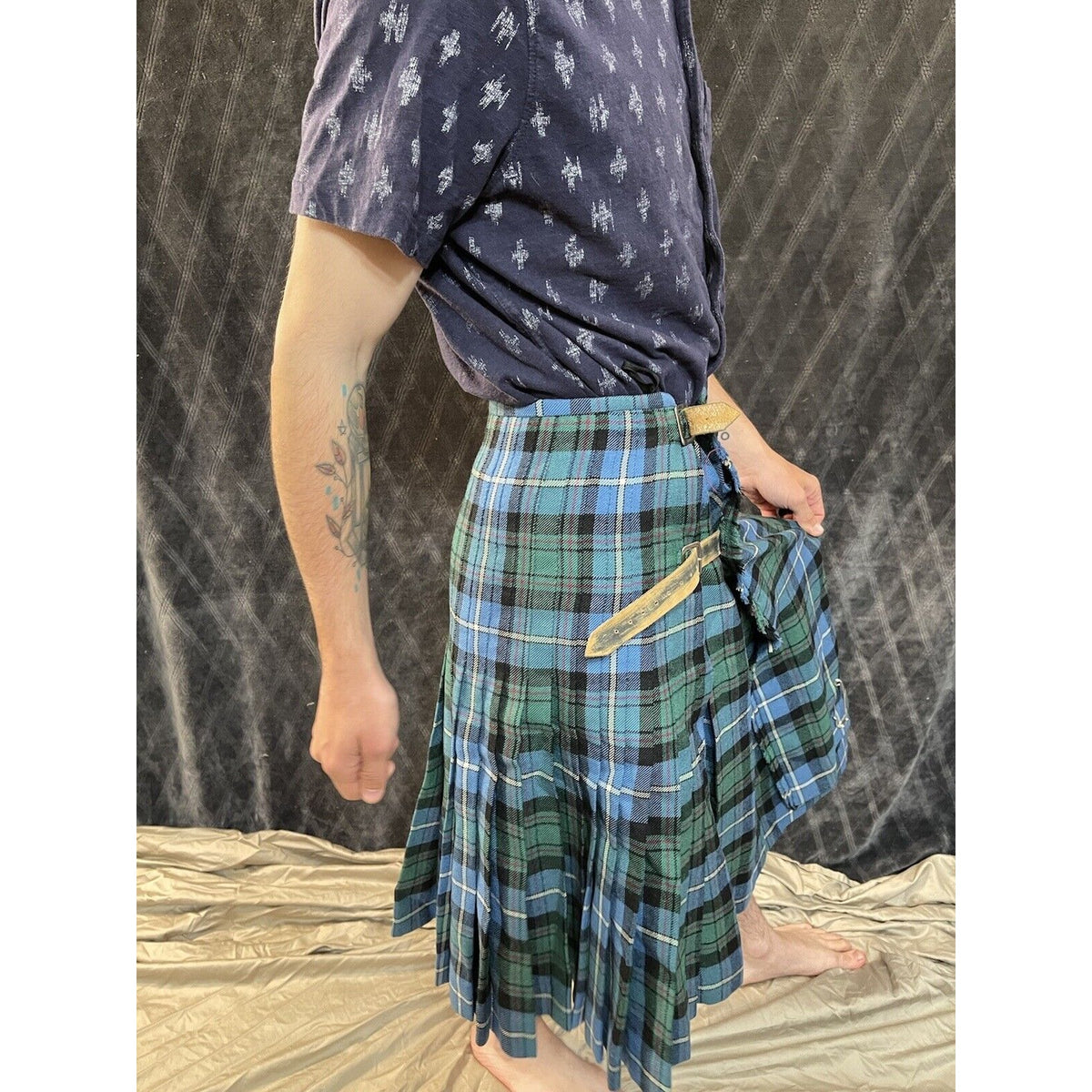 men’s kilt woman’s skirt 45” across stretched out plaid green and blue