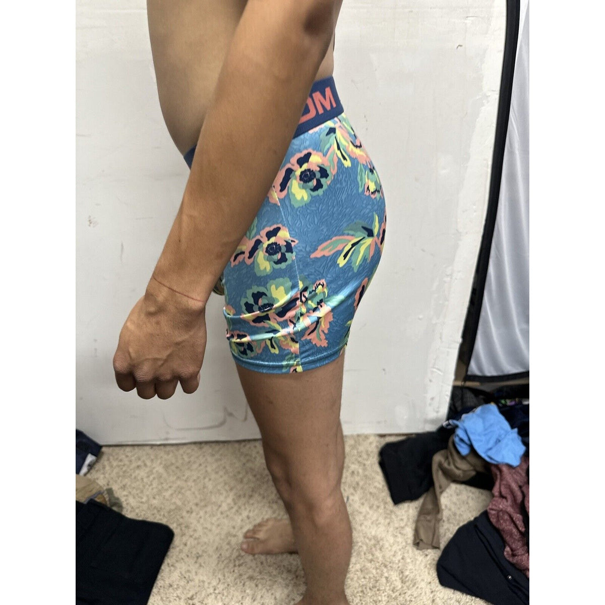 Men’s Small Volcom Floral Boxer Briefs 10% Spandex