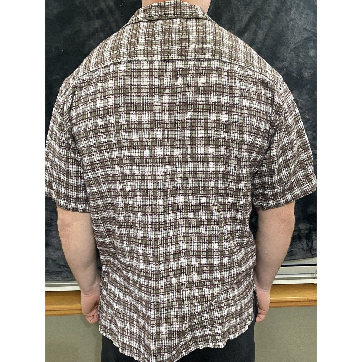Ocean Pacific Men’s Large Gray & Maroon Plaid Button-down Short Sleeves