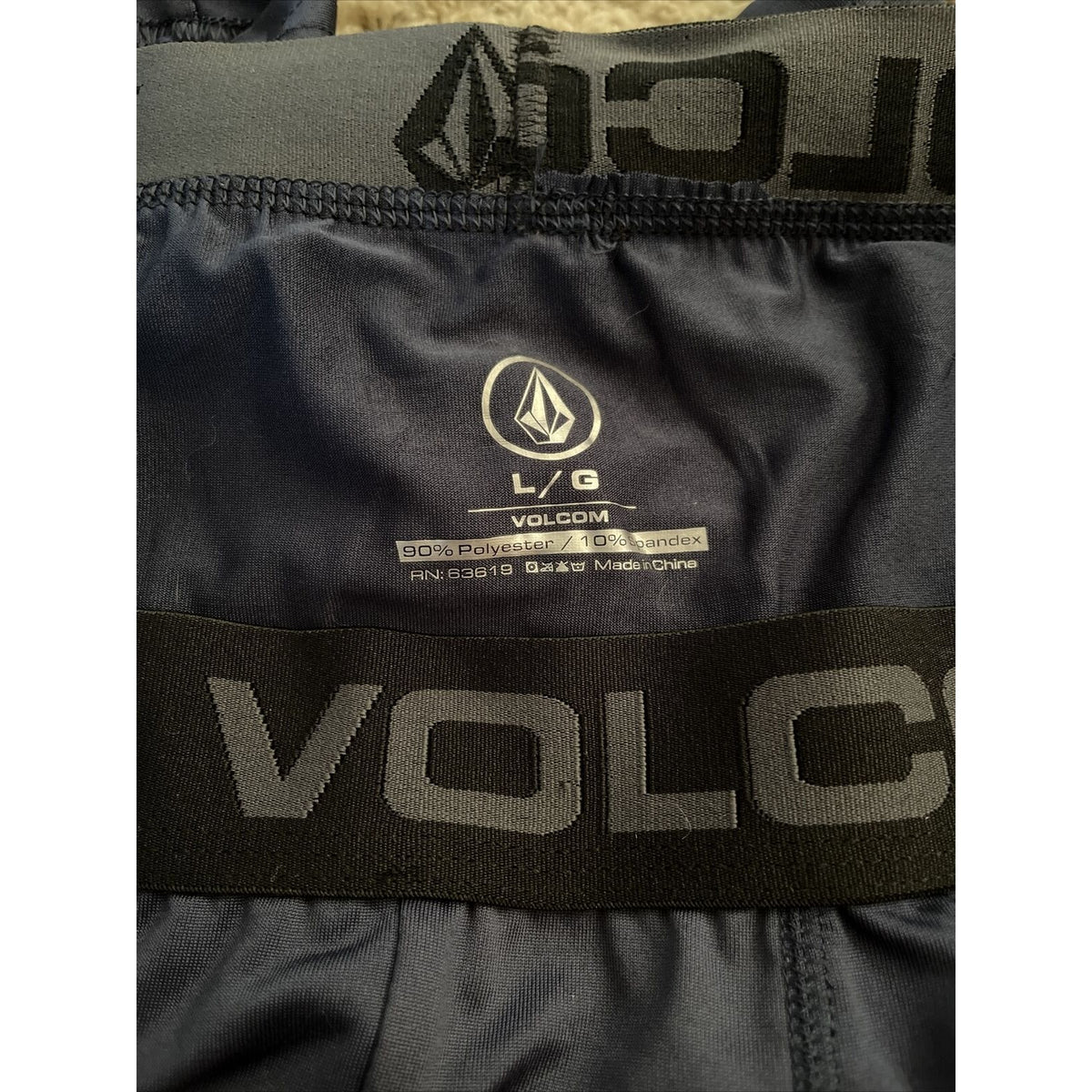 Men’s Large Volcom Dark Blue 10% Spandex Compression Shorts