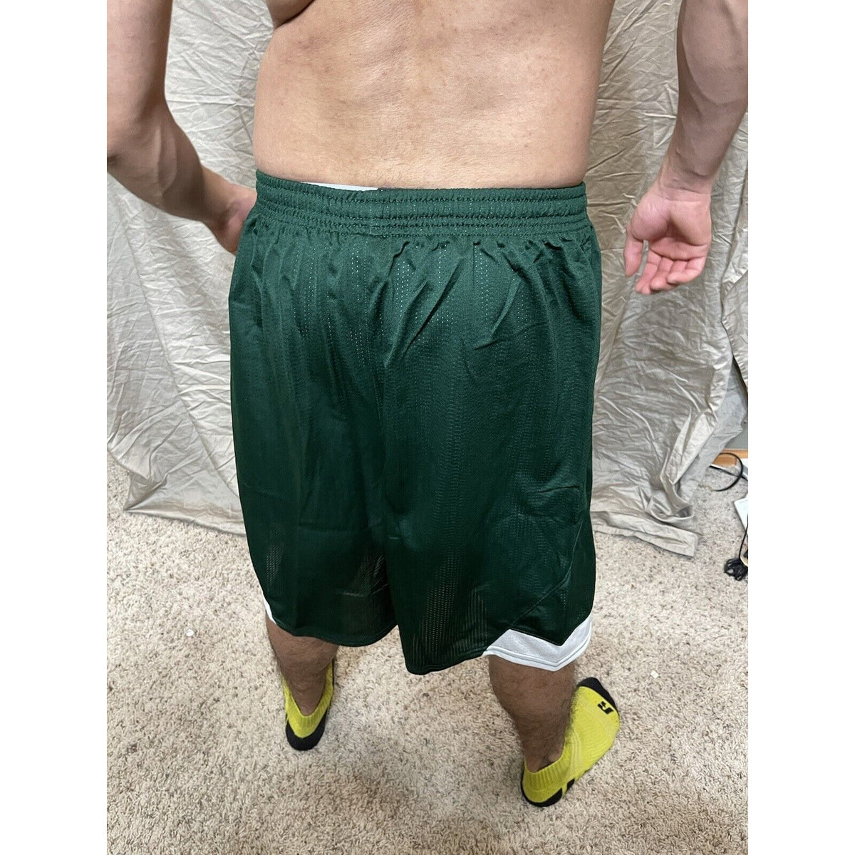 Men's  under armour Large Deep Green Lacrosse style shorts no pockets