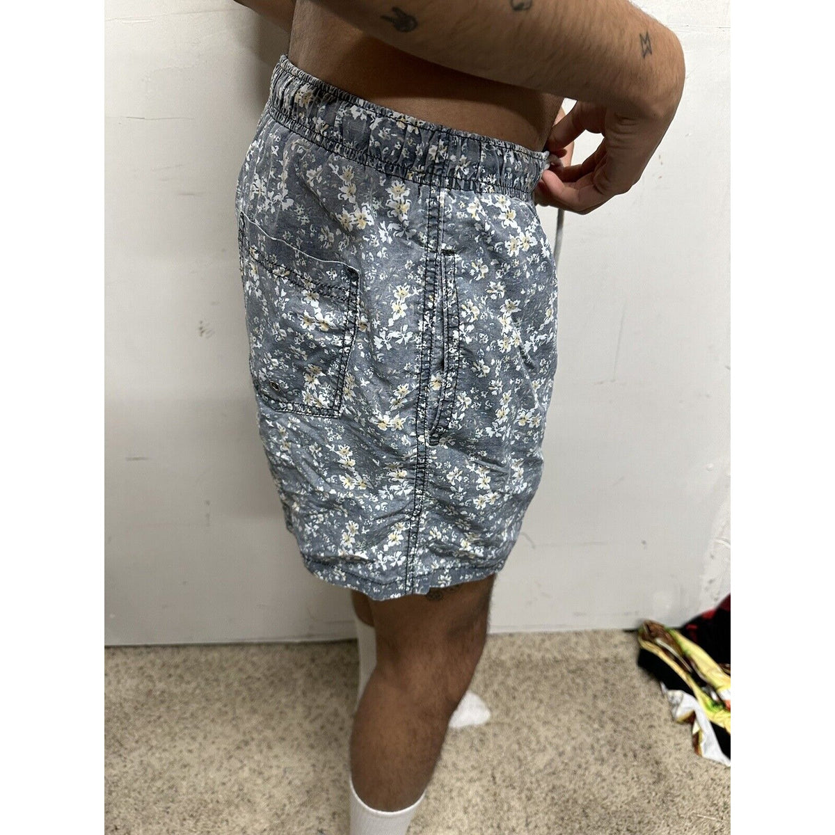 Men’s Large Zara Gray Floral Shorts