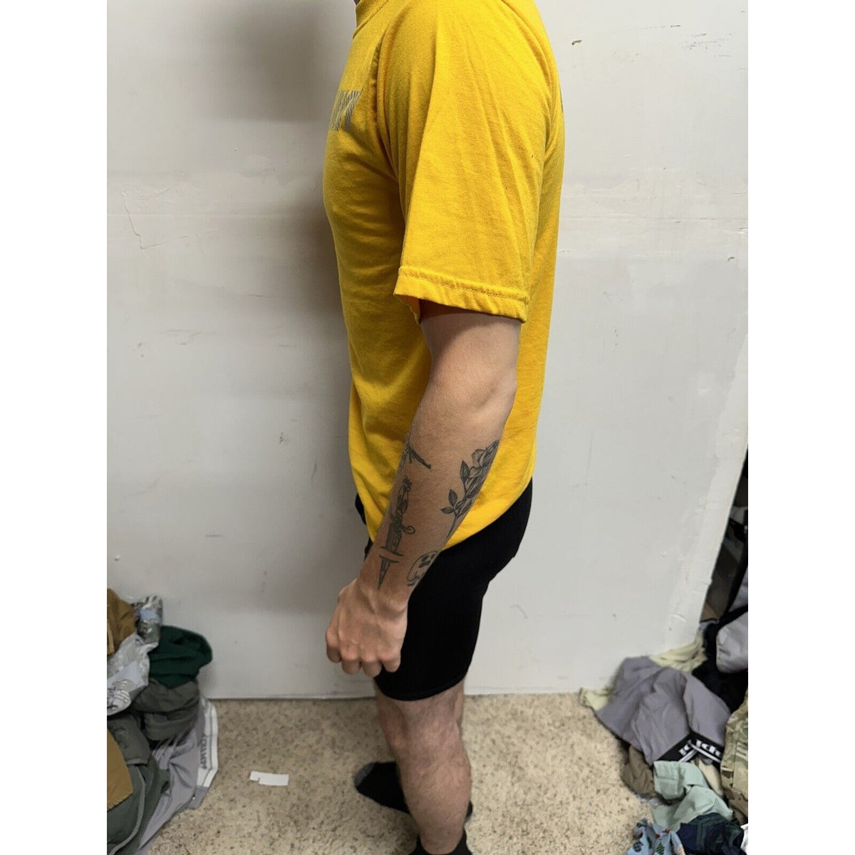 Men’s  Yellow Navy Physical Fitness Uniform Short Short Sleeve Small