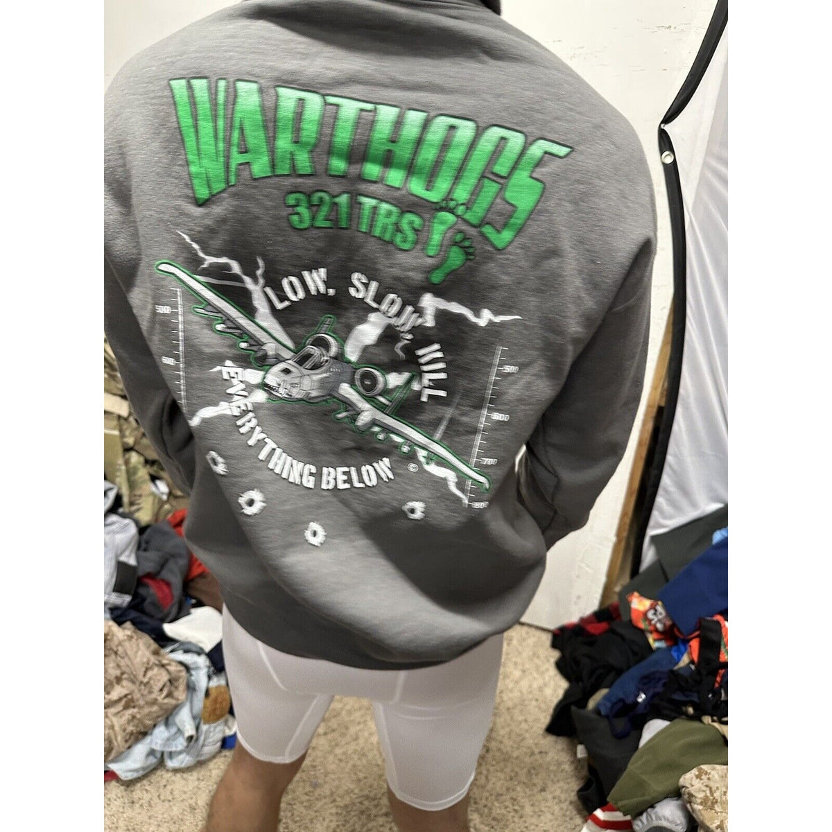 Men’s Gray CMSGT Hackney Training Complex  Lackland AFB TX Gildan Medium Hoodie