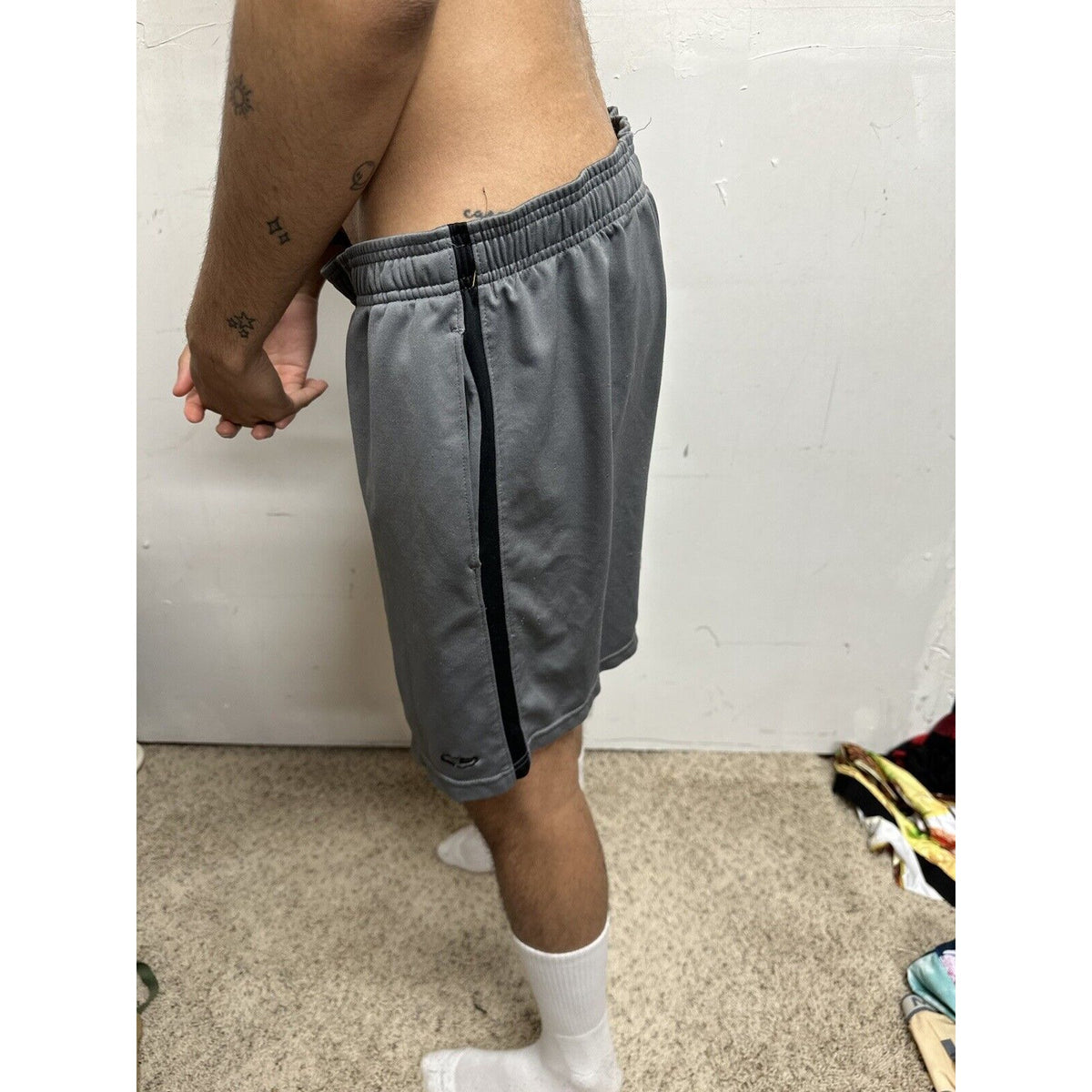 Men’s Large Gray Champion Athletic Shorts