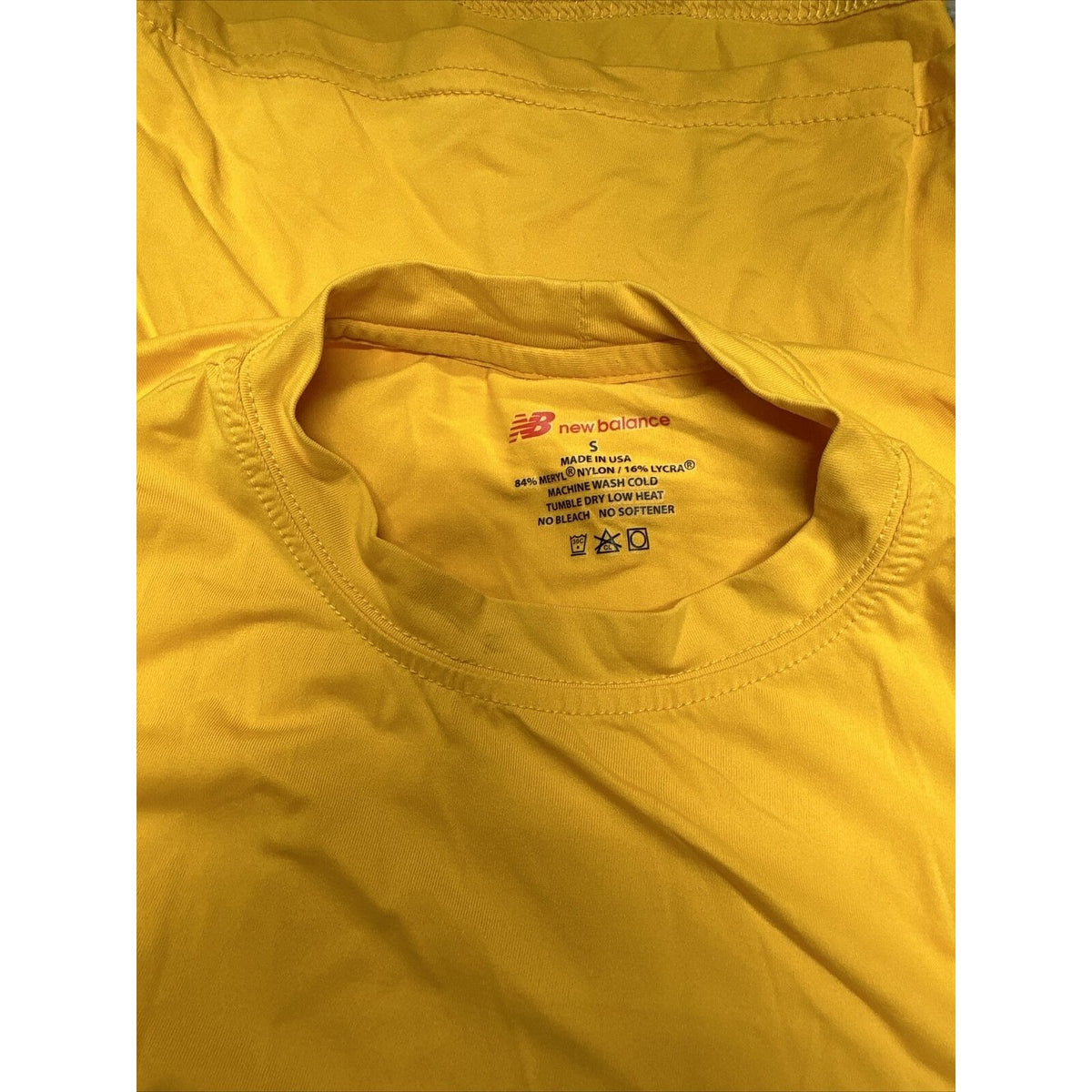 Men’s US Navy Yellow Physical Fitness pT Short sleeve Shirt Size Small Lycra