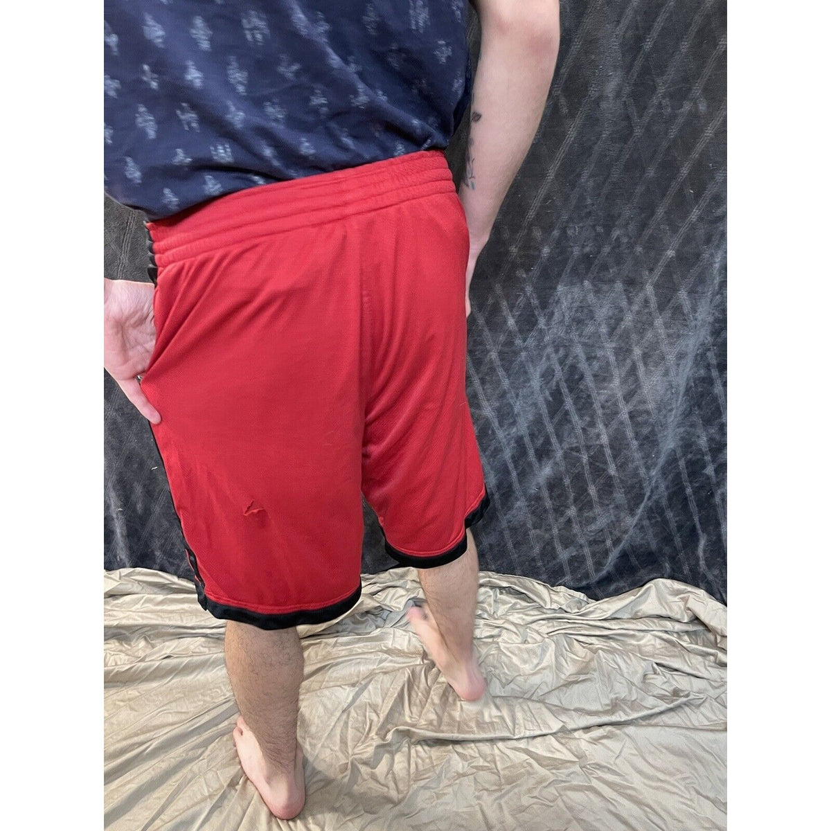 men’s red and black nike basketball shorts XL