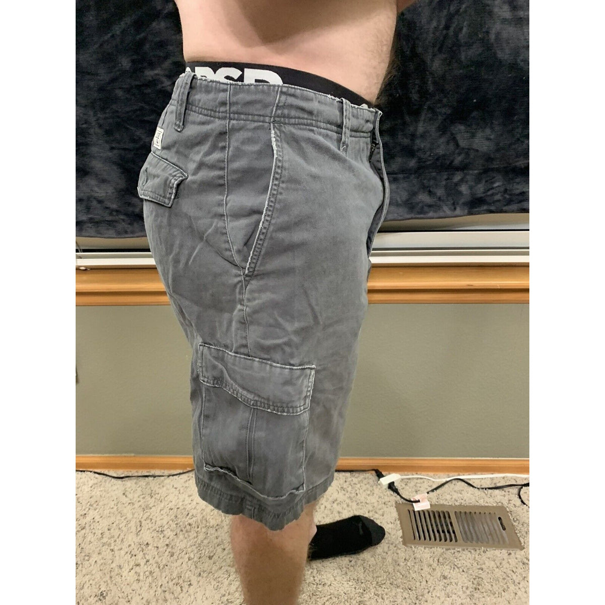 Quick Silver  Men's Size 34 Gray Rugged Cargo Shorts