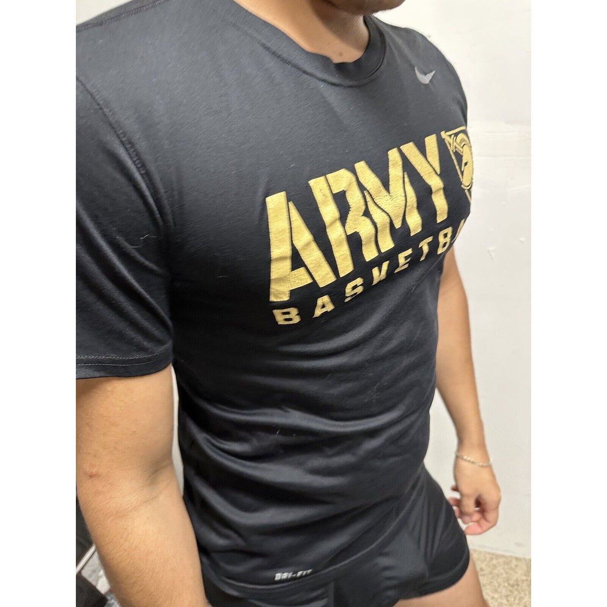 Men’s Black Army West Point Basketball Athletic Cut Small Team Tshirt Nike